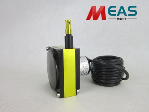 拉線位移傳感器的線形規模及頻率起著決定性的作用  拉線位移傳感器的線形規模及頻率起著決定性的作用