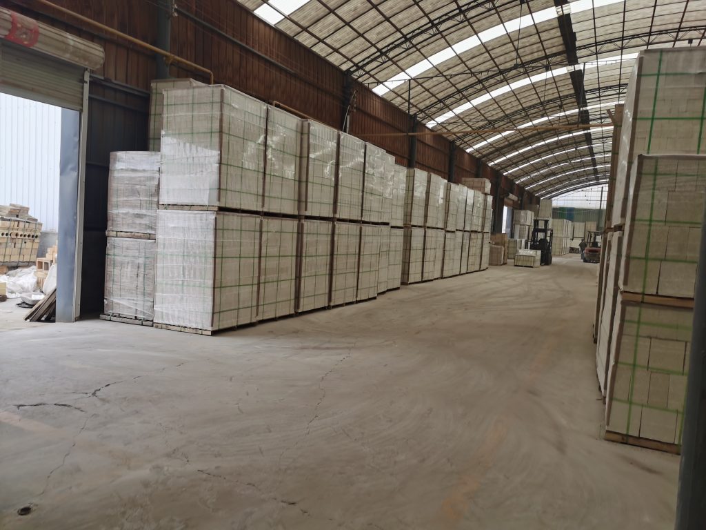 河南莫來石輕質磚供應價格_保溫磚哪家好_吊頂磚廠家 莫來石保溫磚_莫來石磚價格_莫來石聚氫保溫磚